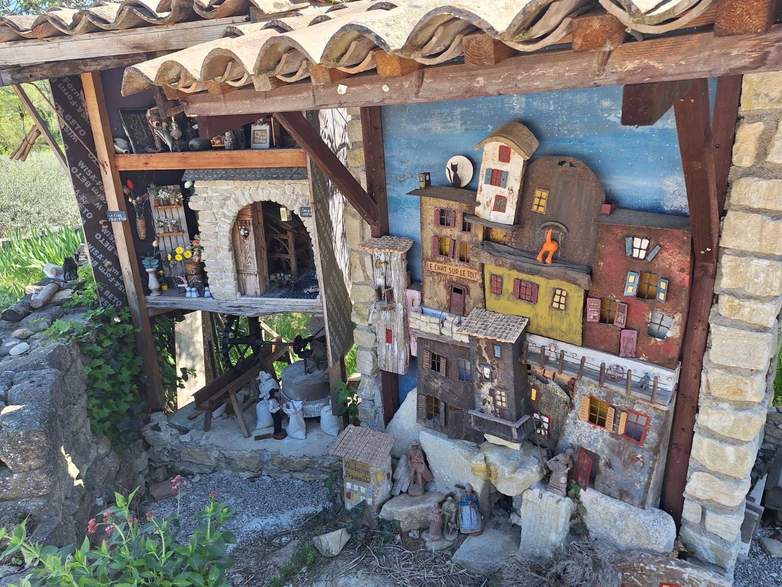 WhatsApp 16 at 20.46.55